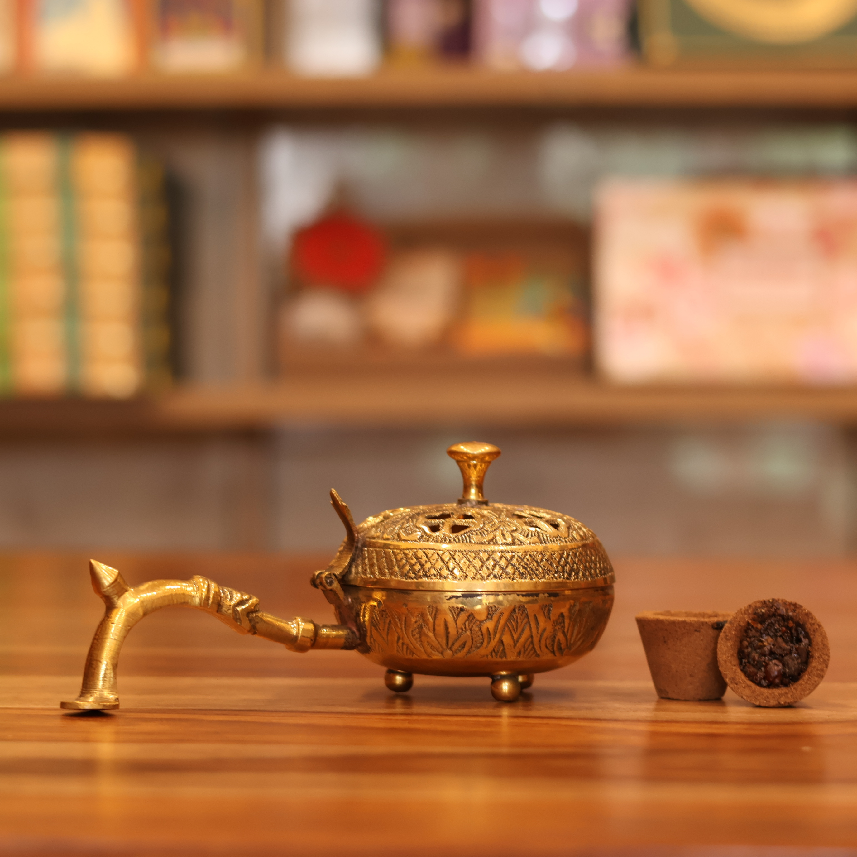 DhuniVeda Turkish Style Brass Dhuni Holder