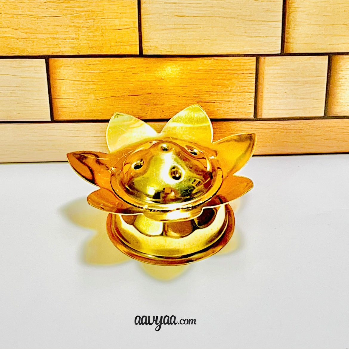 Aavyaa Brass Flower Agarbatti Stand